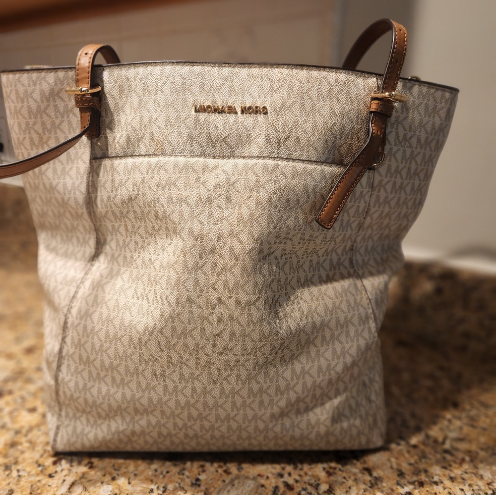 Michael kors tote